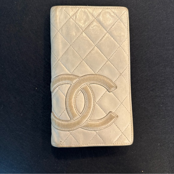 Chanel Wallet - Picture 1 of 3
